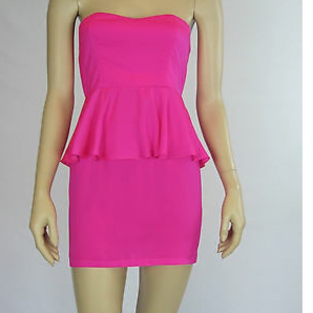 STUNNING 😳😍 hot pink dress